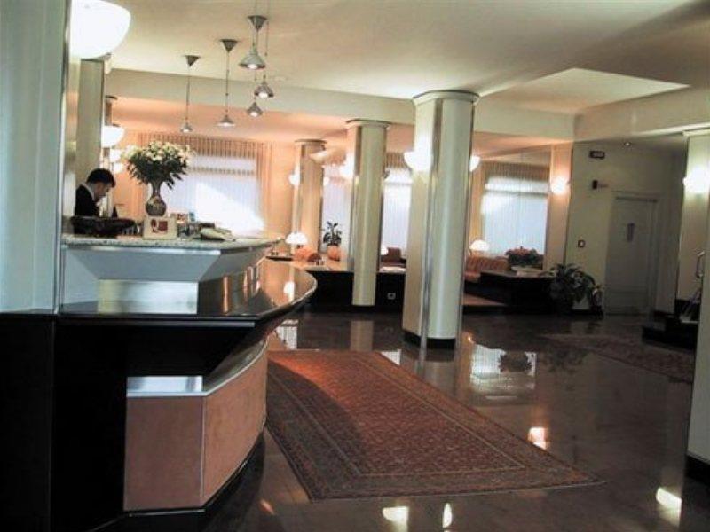 Sure Hotel By Best Western Milano Padova Interior photo